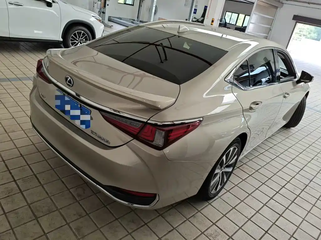 Lexus ES — миниатюра 3