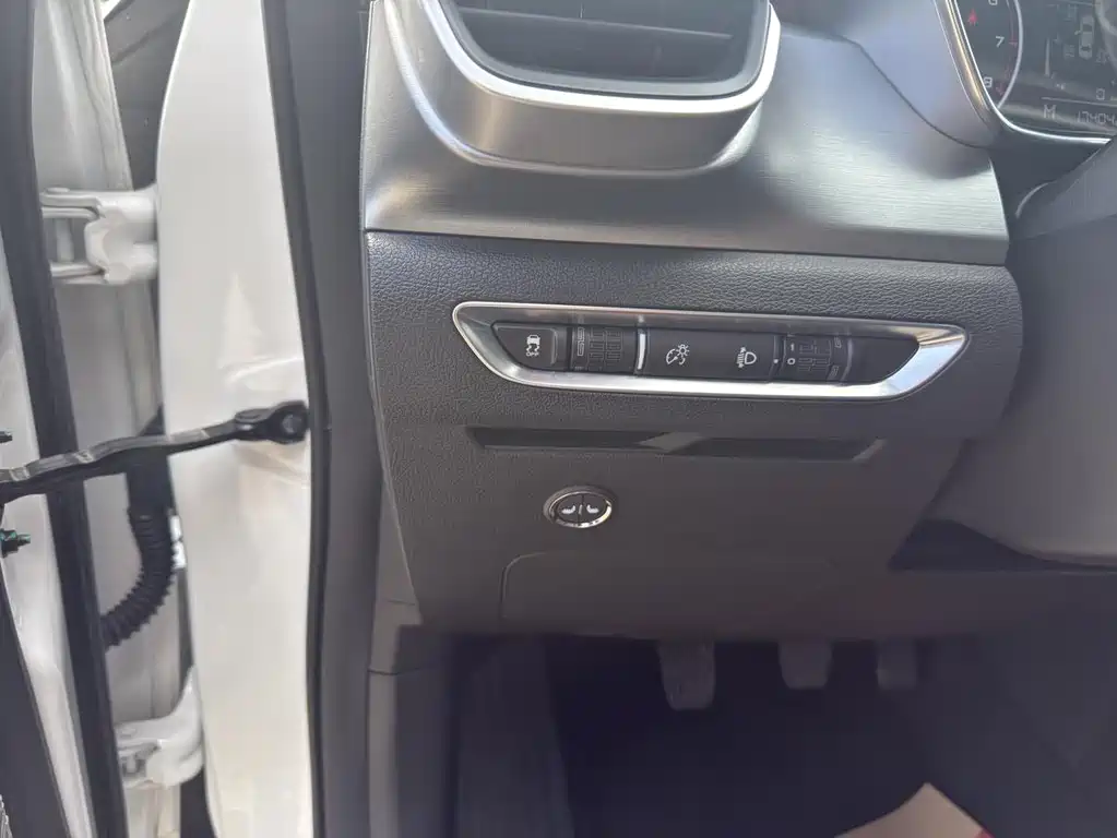 Geely Binyue — миниатюра 12