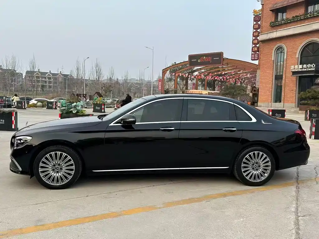 Mercedes-Benz E-Class — миниатюра 4