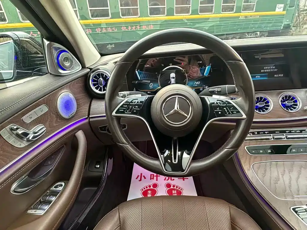 Mercedes-Benz E-Class — миниатюра 19