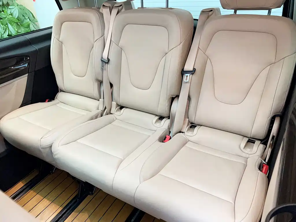 Mercedes-Benz V-Class — миниатюра 20