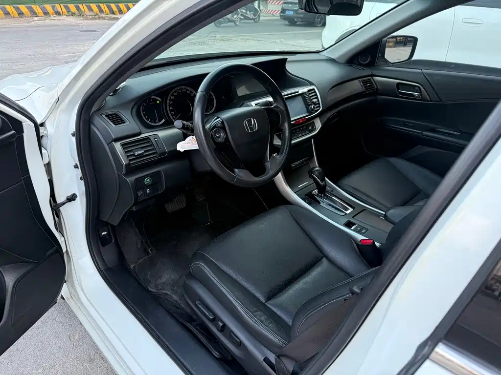 Honda Accord — миниатюра 10