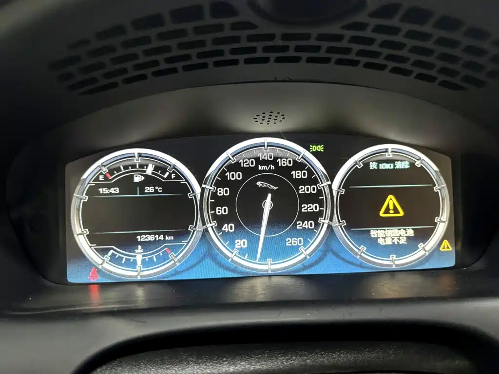 Jaguar XJ — миниатюра 22