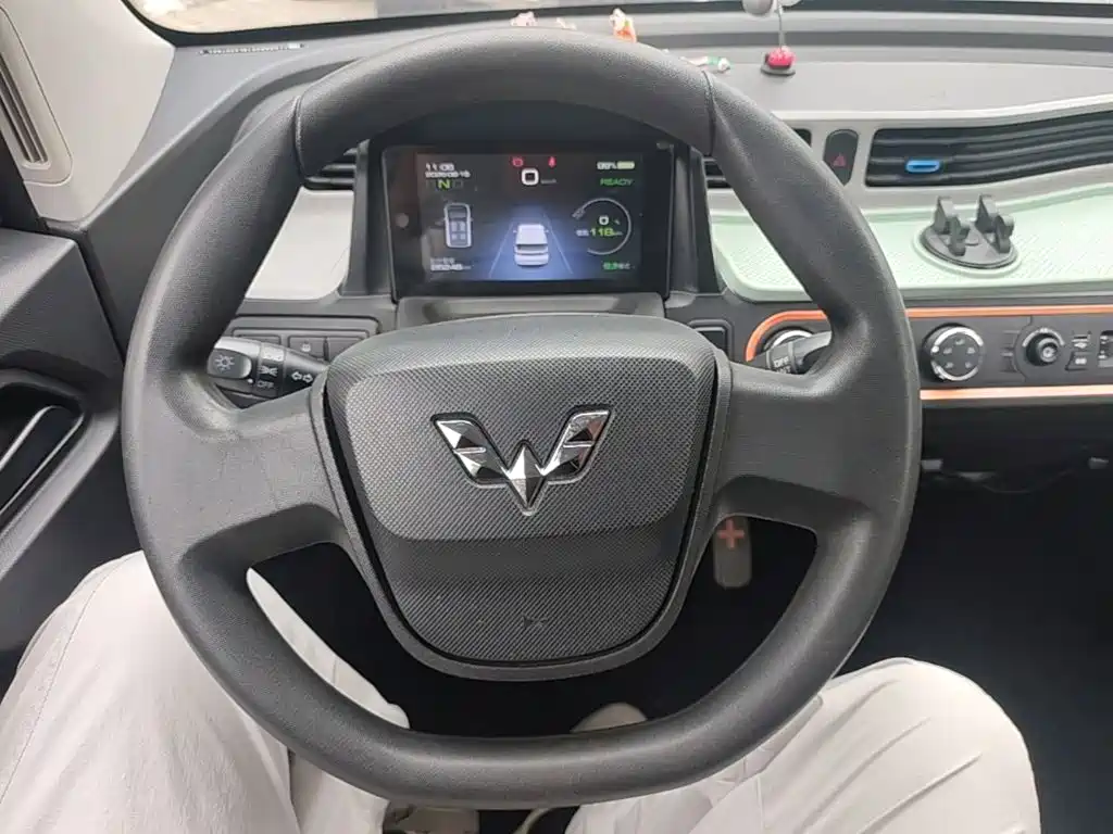 Wuling MINIEV — миниатюра 11