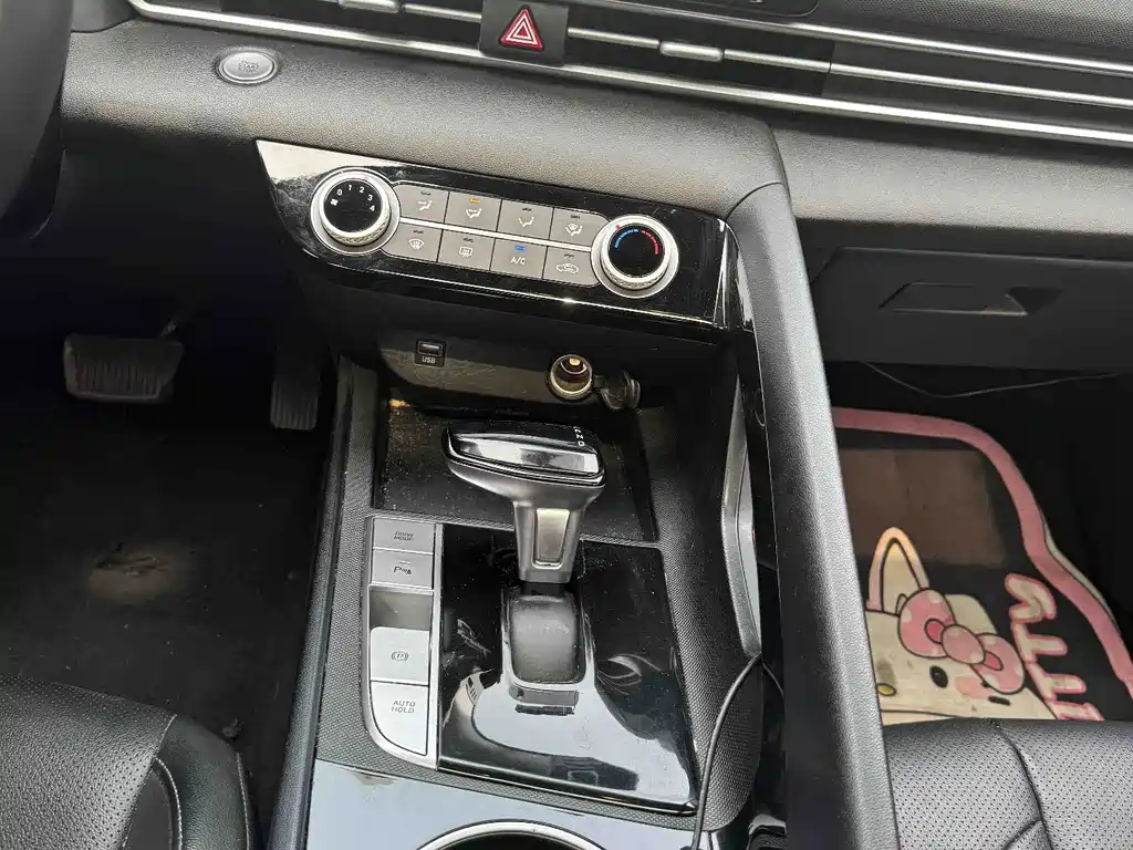 Hyundai Elantra — миниатюра 13