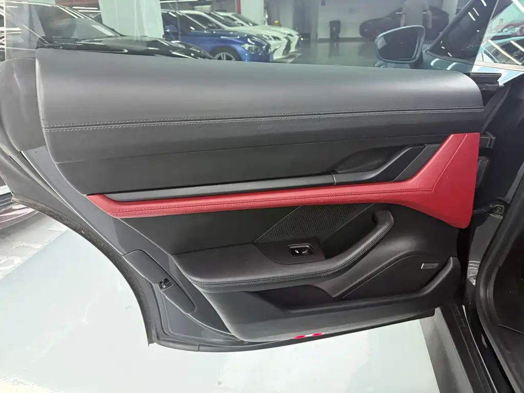 Porsche Taycan — миниатюра 15