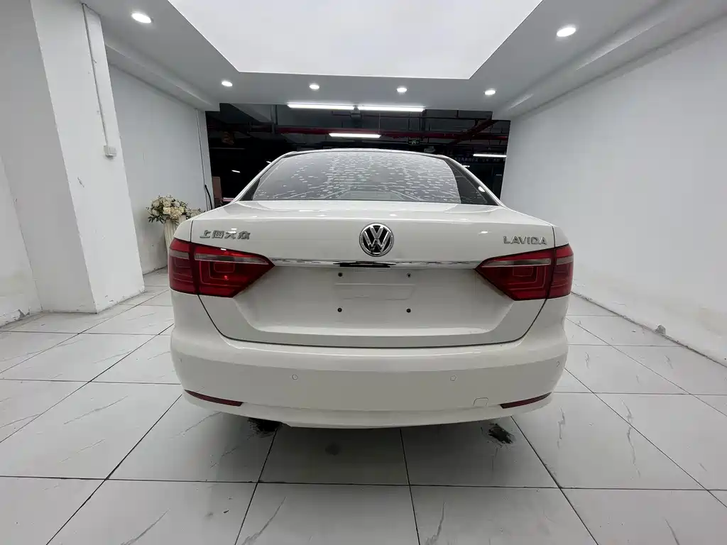 Volkswagen Lavida — миниатюра 9