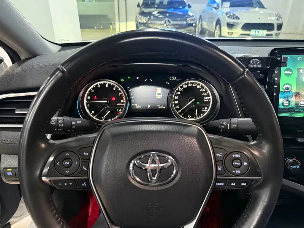 TOYOTA CAMRY