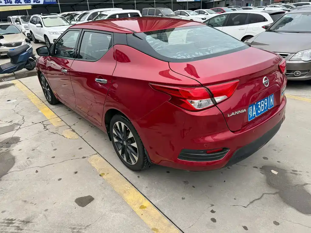 Nissan Bluebird — миниатюра 9