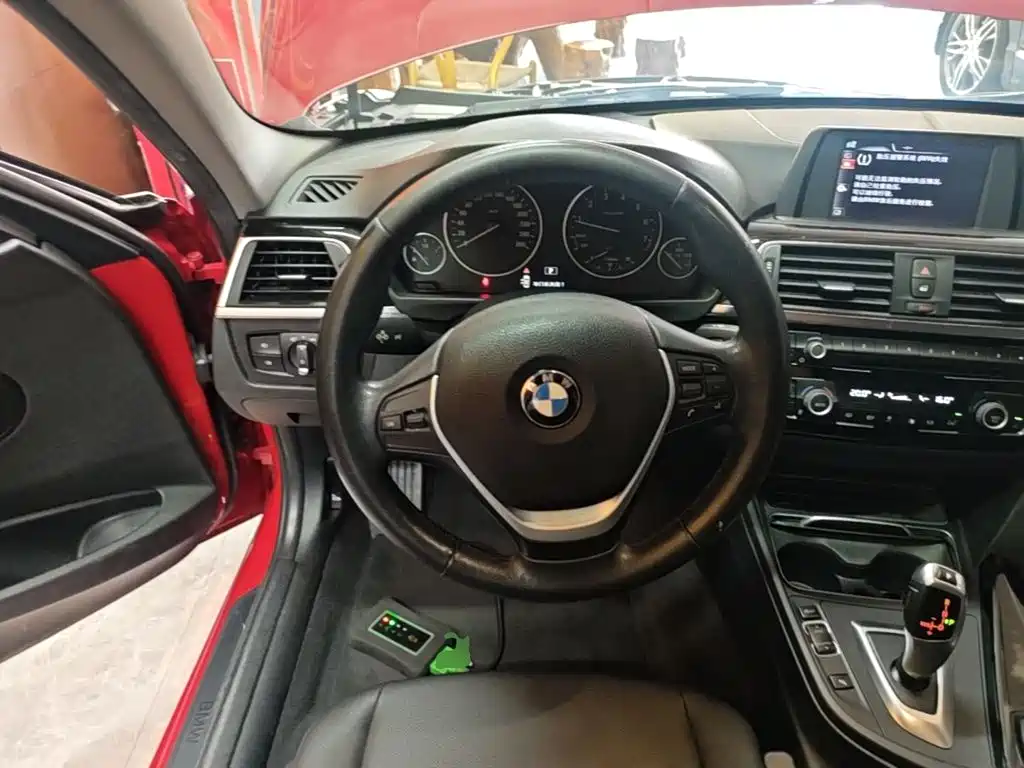 BMW 3 Series — миниатюра 11