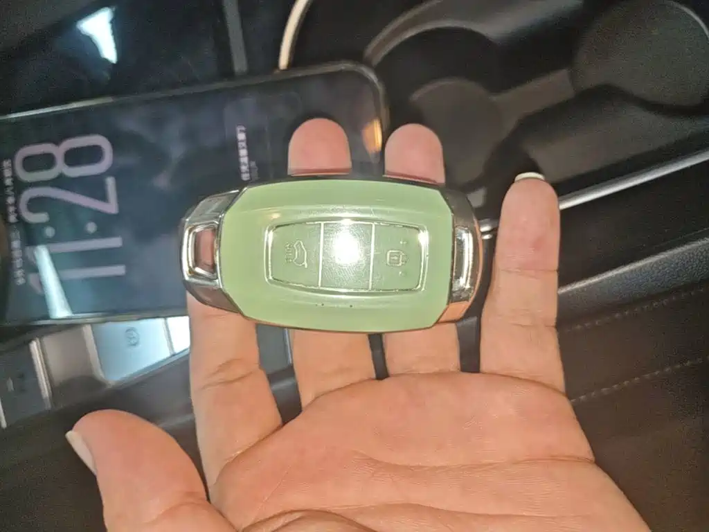 Hyundai Elantra — миниатюра 9