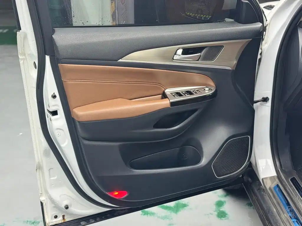 Changan CS95 — миниатюра 5