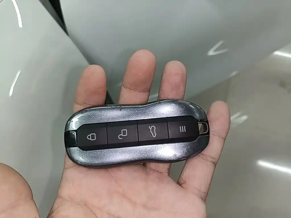 Xiaomi SU7 — миниатюра 9