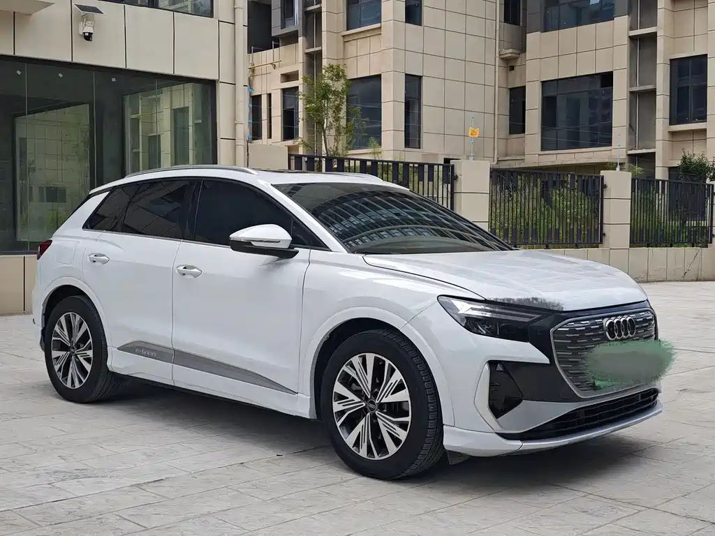 Audi Q4 e-tron — миниатюра 3