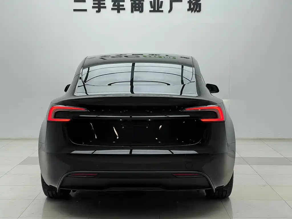 Tesla Model 3 — миниатюра 15