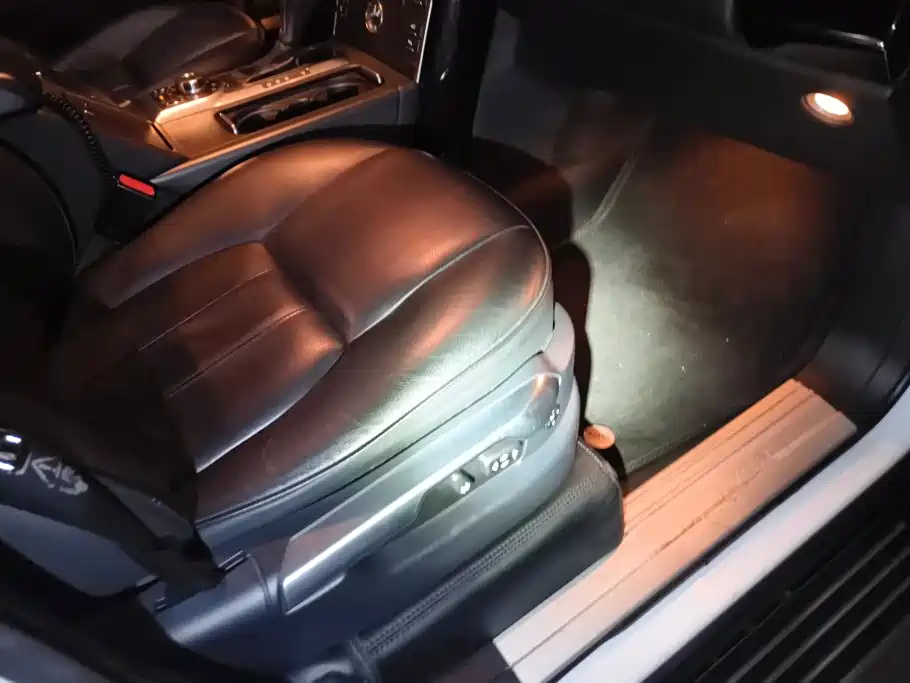 Land Rover Range Rover — миниатюра 8