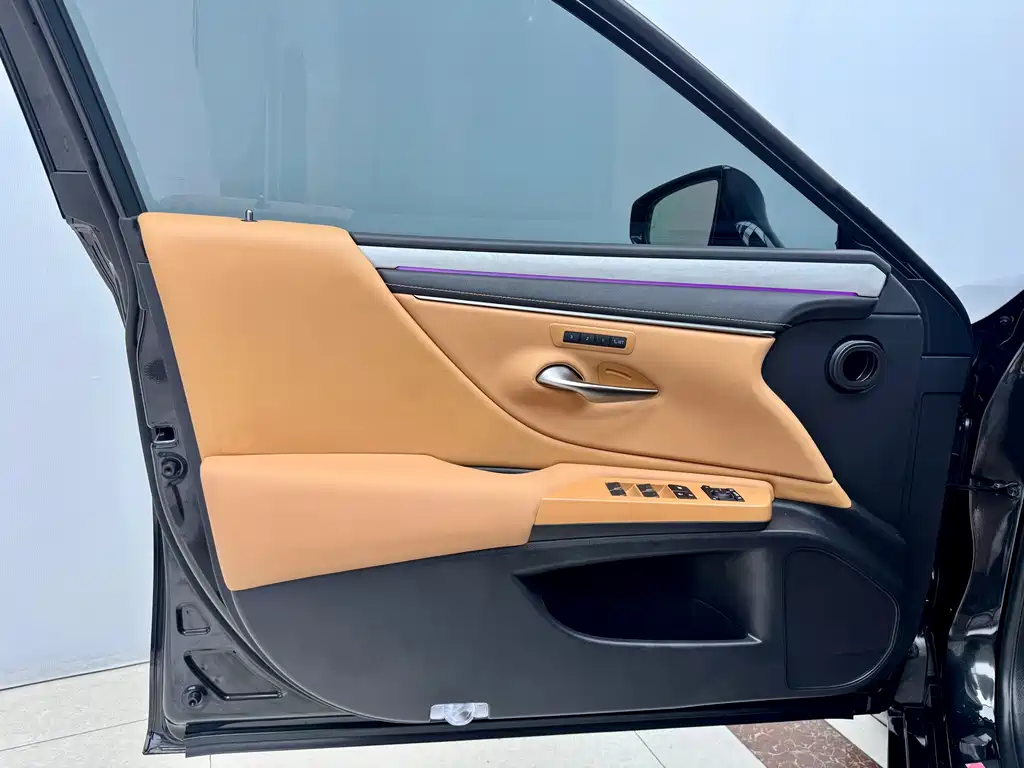 Lexus ES 2025 200 Premium