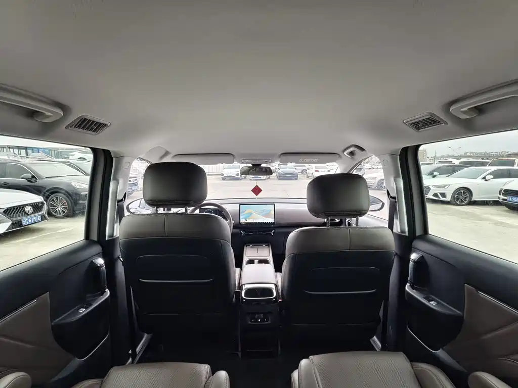 Wuling Xingguang 730 New Energy — миниатюра 14