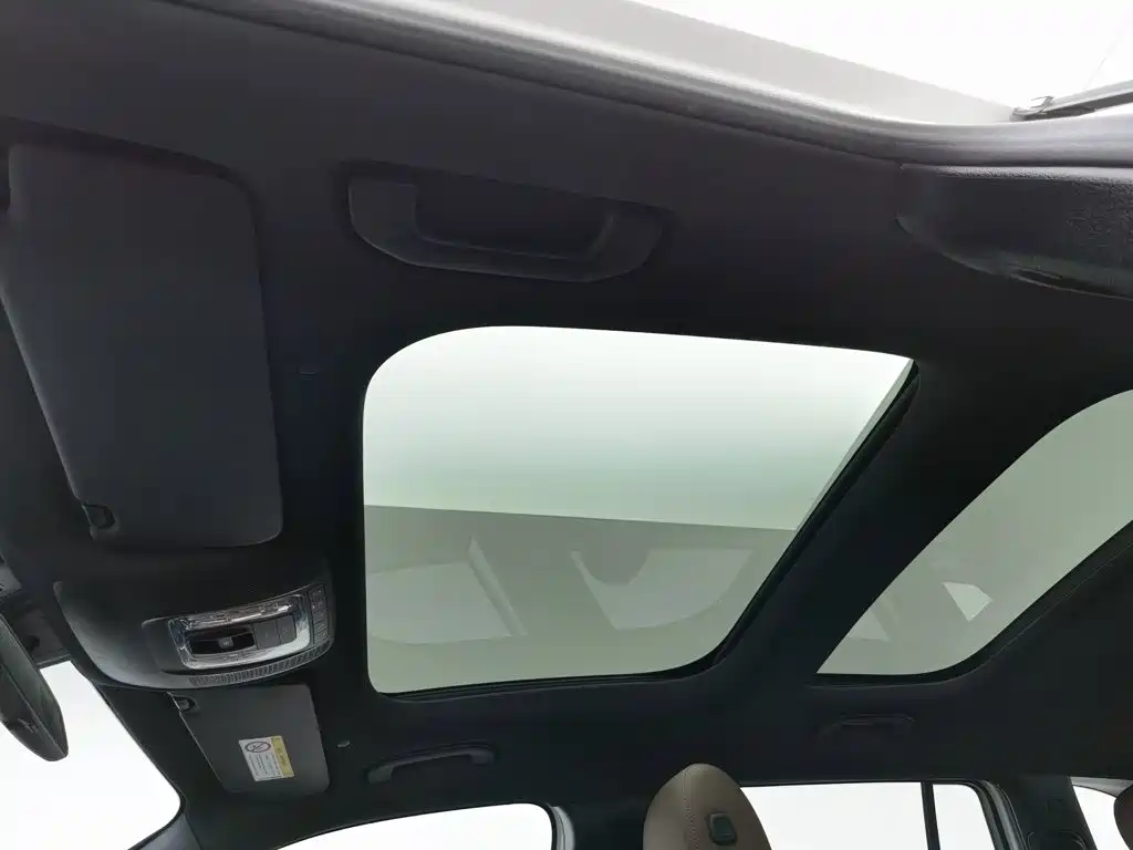 Mercedes-Benz GLB — миниатюра 14