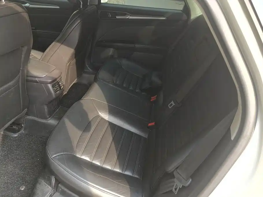 Ford Mondeo — миниатюра 11