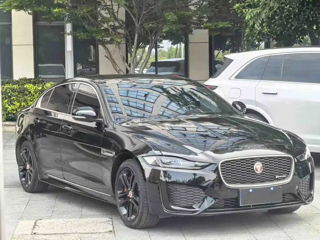 Jaguar XEL — миниатюра 3