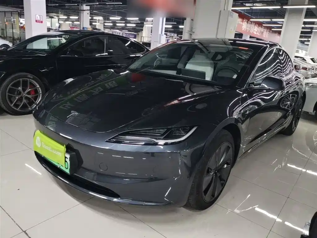 Tesla Model 3 2024
