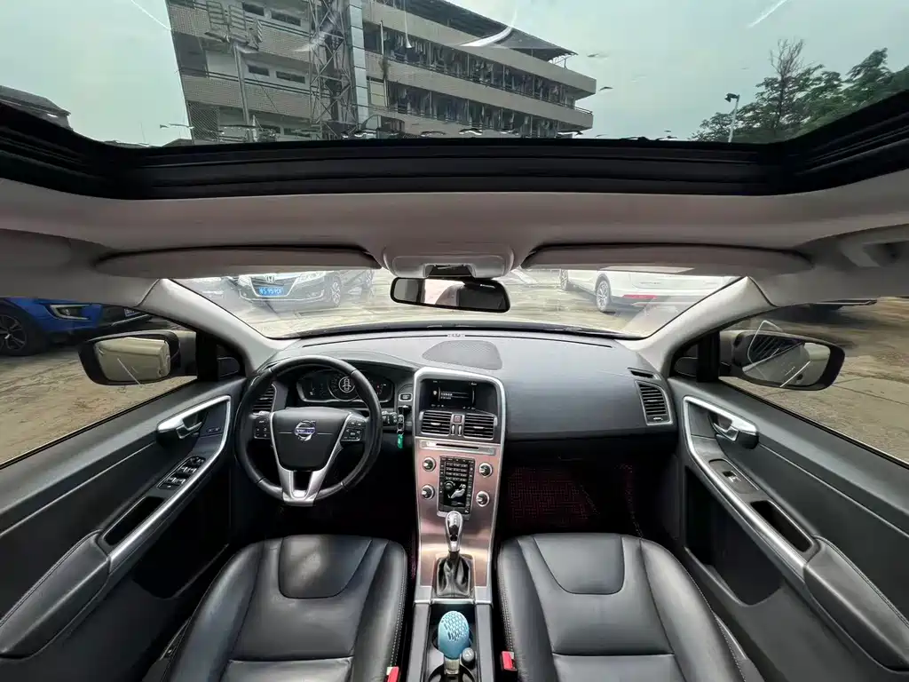 Volvo XC60 — миниатюра 5