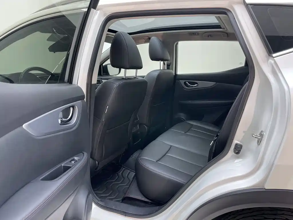 Nissan Qashqai — миниатюра 21