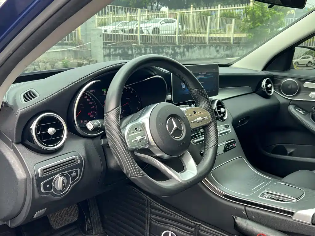 Mercedes-Benz C-Class — миниатюра 4
