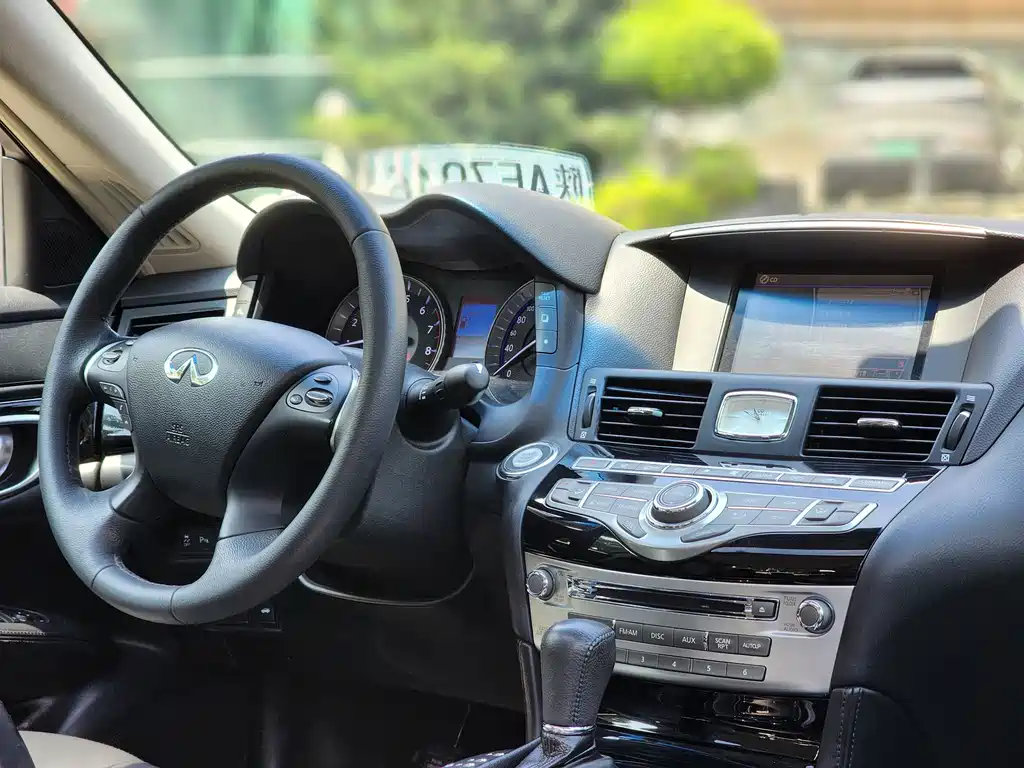 Infiniti Q70 — миниатюра 13