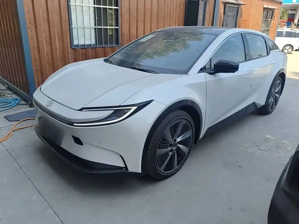Toyota bZ5