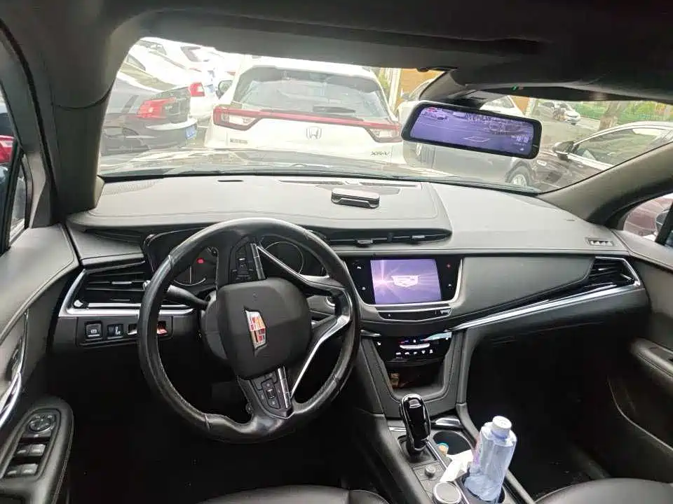 Cadillac XT6 — миниатюра 5