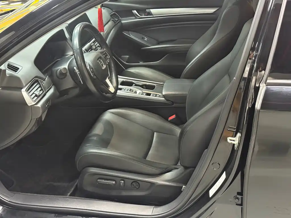 Honda Accord — миниатюра 17