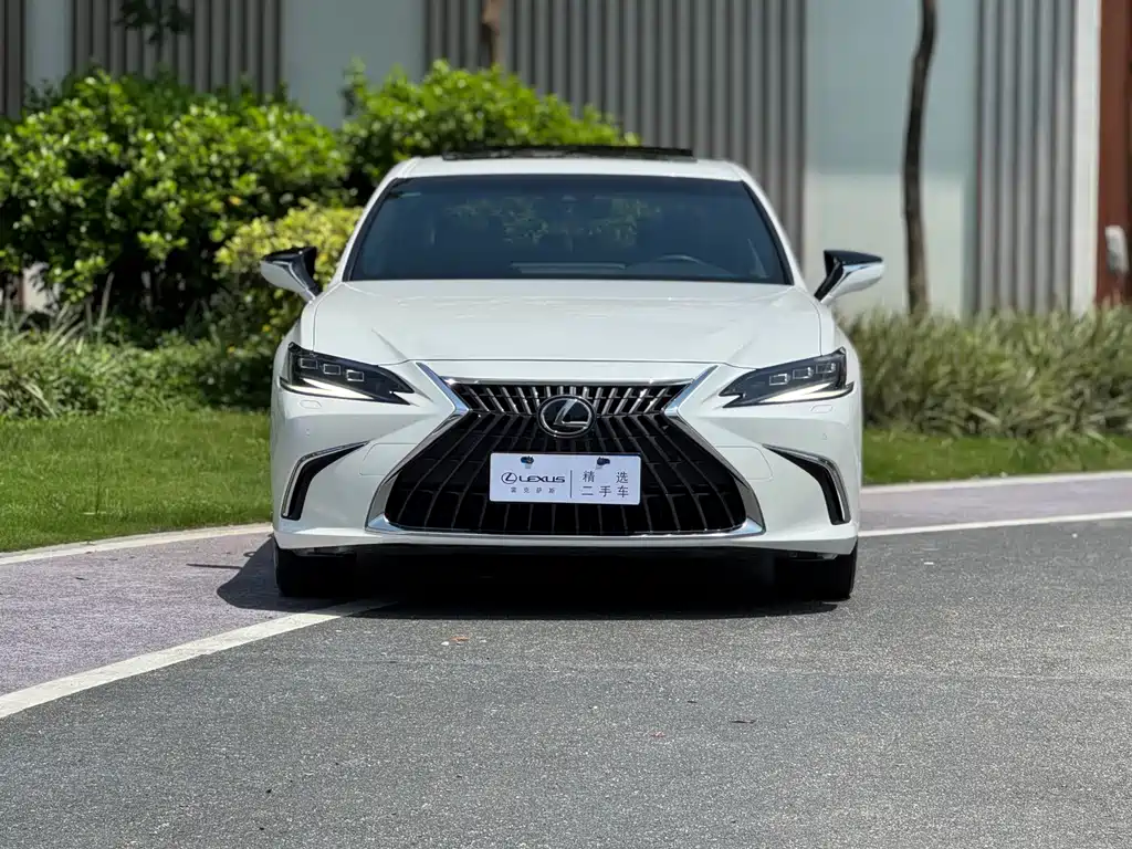 Lexus ES — миниатюра 2