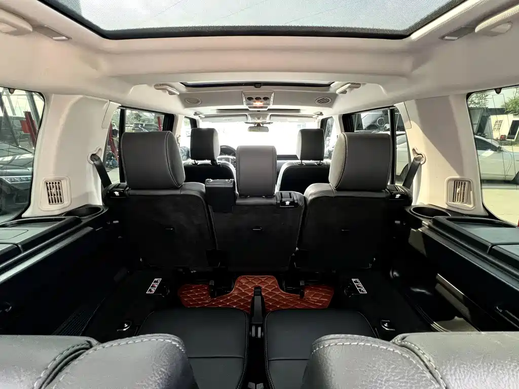 Land Rover Discovery — миниатюра 6