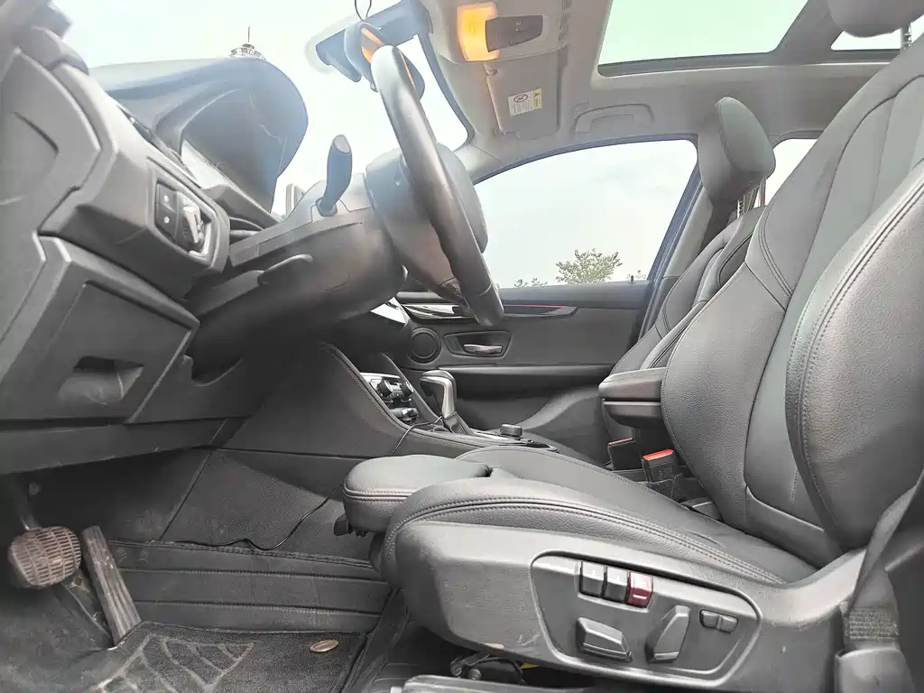 BMW 2 Series Active Tourer — миниатюра 11