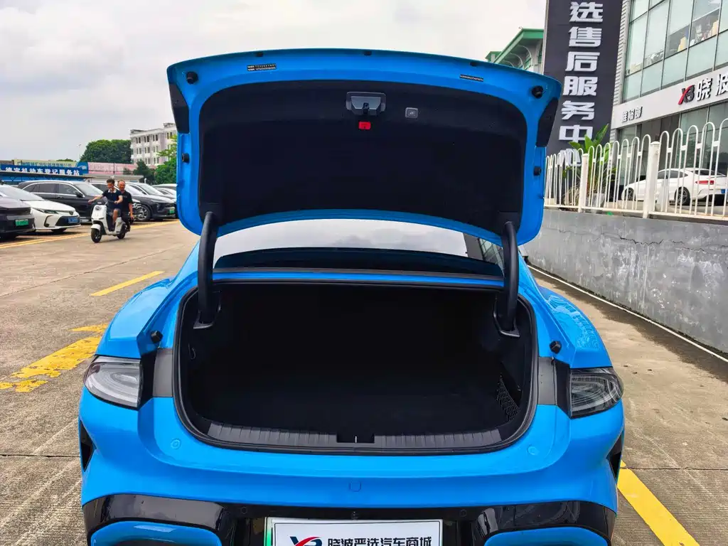 Xiaomi SU7 — миниатюра 6
