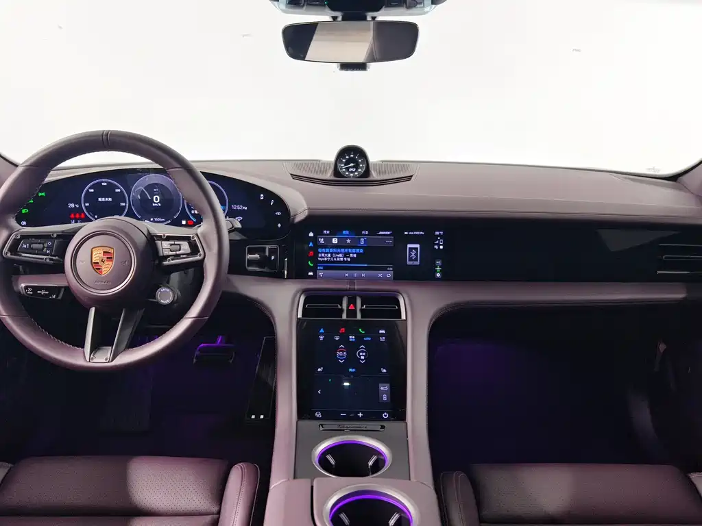 Porsche Taycan — миниатюра 8