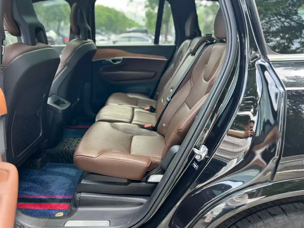 Volvo XC90 — миниатюра 6