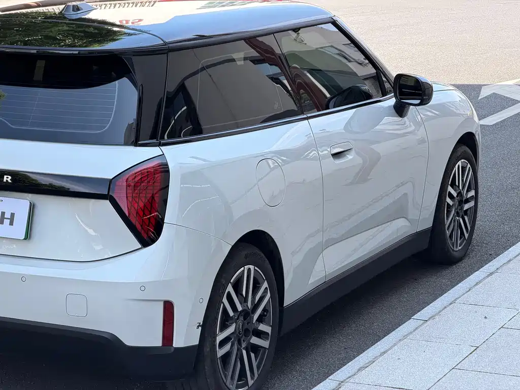 MINI MINI COOPER EV — миниатюра 5