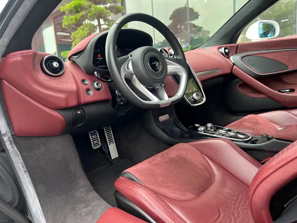 McLaren GT — миниатюра 6