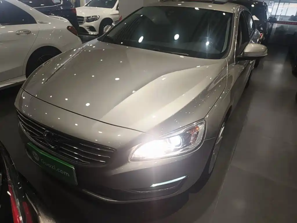 Volvo S60 — миниатюра 3