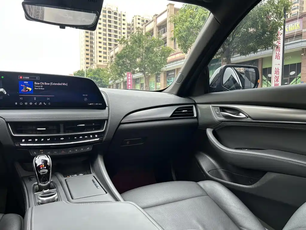 Cadillac CT5 — миниатюра 12