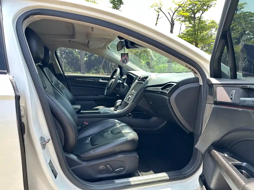 Ford Mondeo 2013 2.0L GTDi240 Luxury Sport