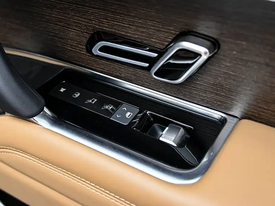 Land Rover Range Rover — миниатюра 25