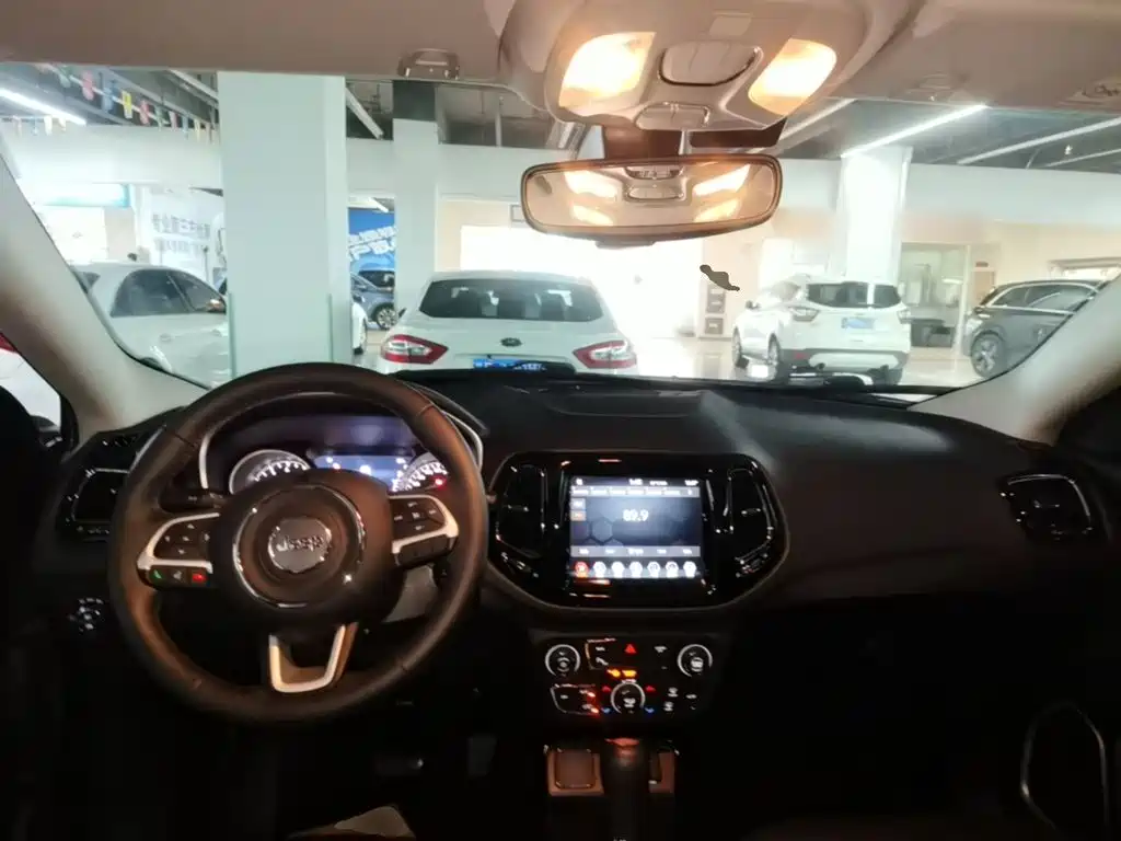 Jeep Compass — миниатюра 10