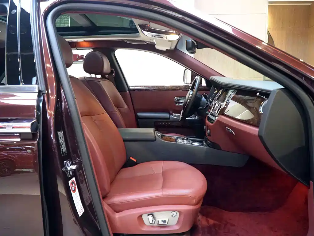 Rolls-Royce Ghost — миниатюра 4