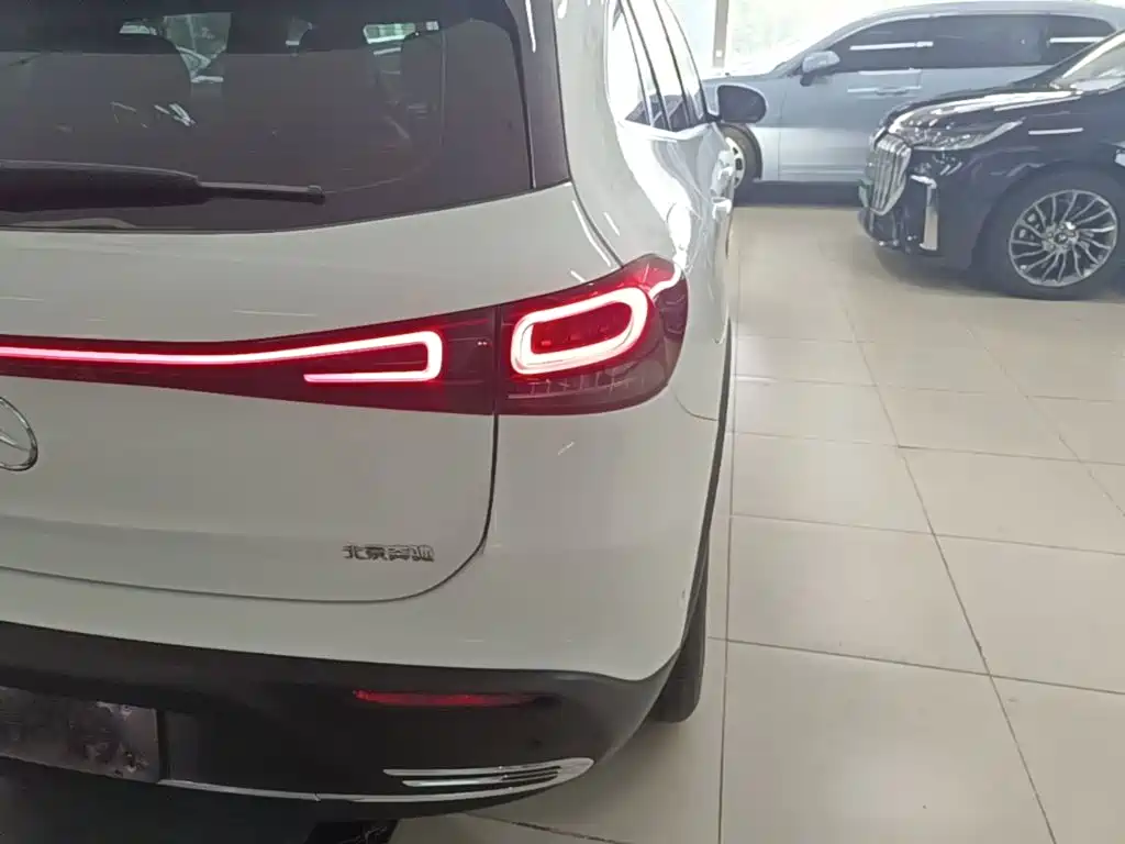 Mercedes-Benz EQA — миниатюра 8