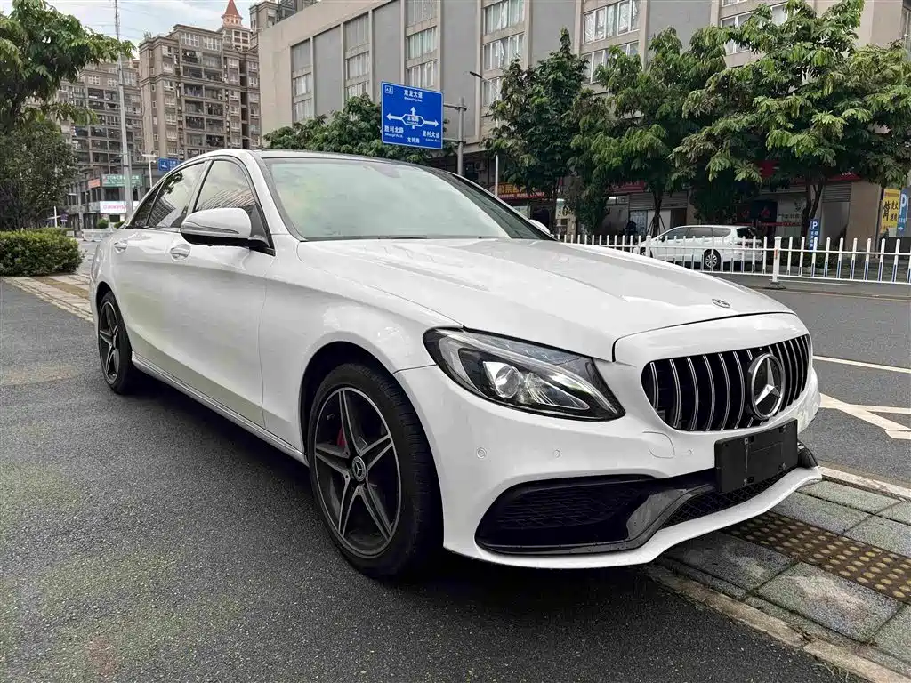 Mercedes-Benz C-Class — миниатюра 6