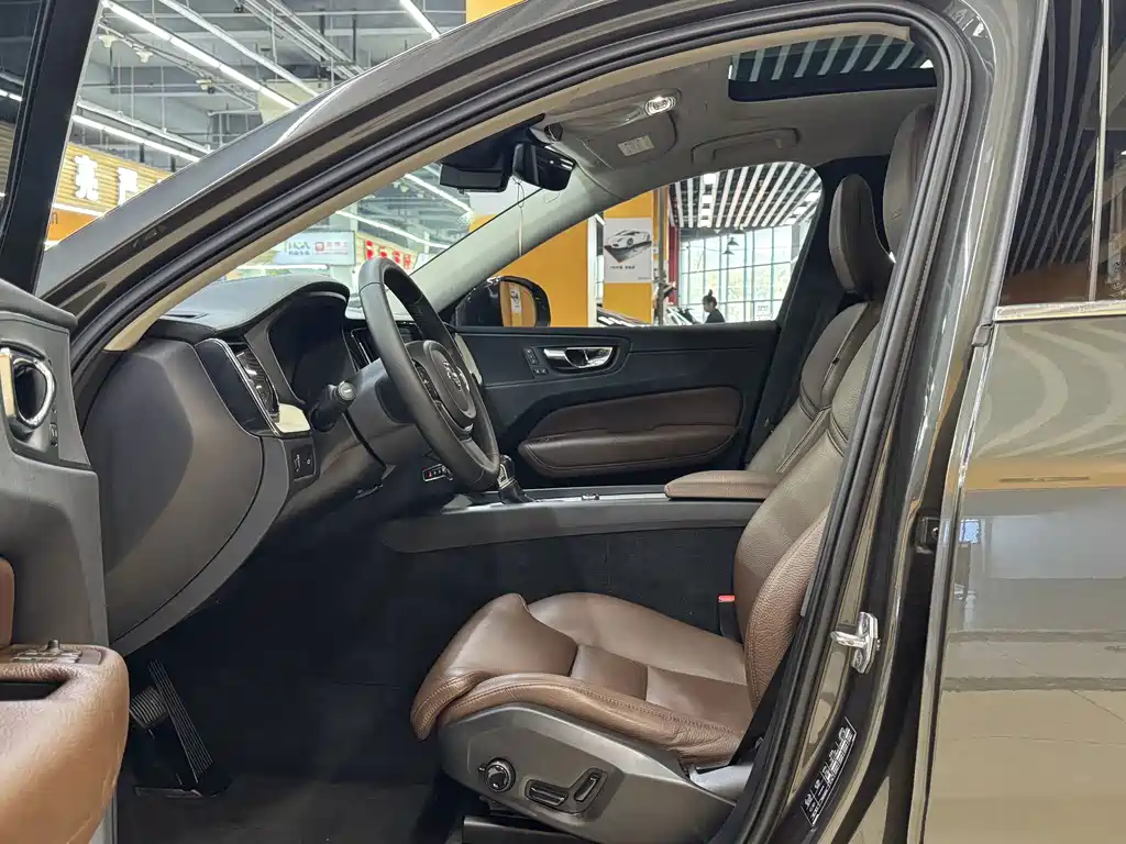 Volvo XC60 — миниатюра 8